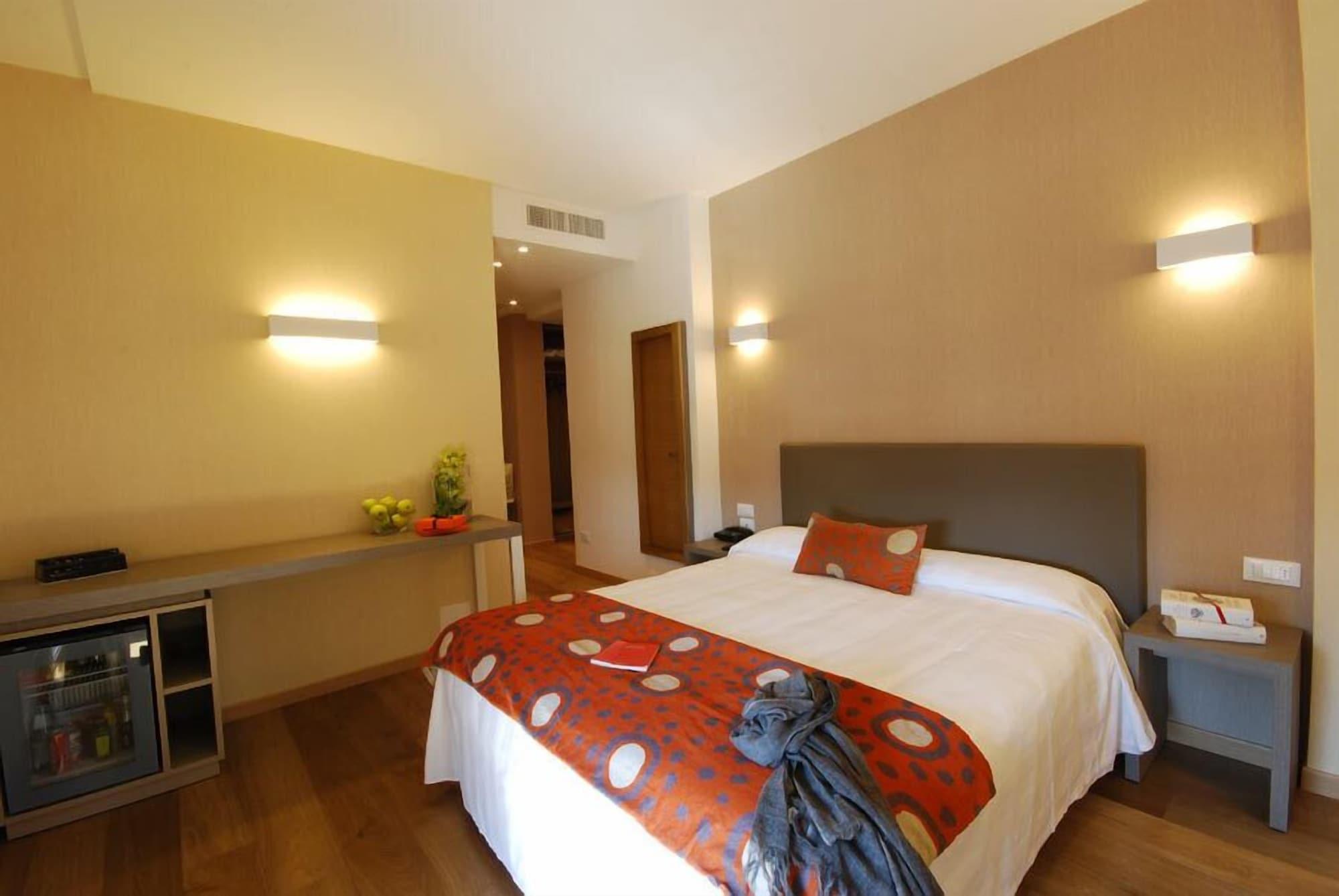 Hotel Napoleon Lucca Room photo